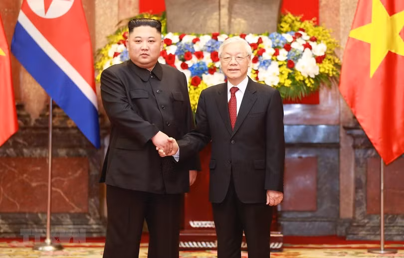 Tổng Bí thư, Chủ tịch nước Nguyễn Phú Trọng đón Chủ tịch Triều Tiên Kim Jong-un tại cuộc gặp tháng 3/2019.