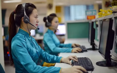 Viettel đã đầu tư lớn cho 5 trung tâm chăm sóc khách hàng đặt tại Hà Nội, Hải Phòng, Đà Nẵng, Tp.HCM và Thái Nguyên với tổng số hơn 4.000 nhân viên giải đáp, cùng hệ thống trả lời tự động IVR, đủ khả năng đáp ứng hơn 5 triệu cuộc gọi/ngày.