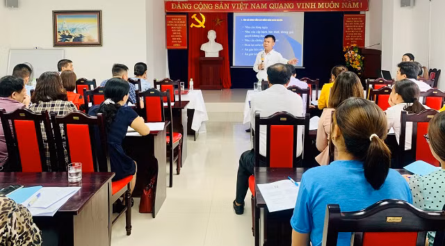 TS.BS. Cao Văn Trung – Giảng viên lớp tập huấn.