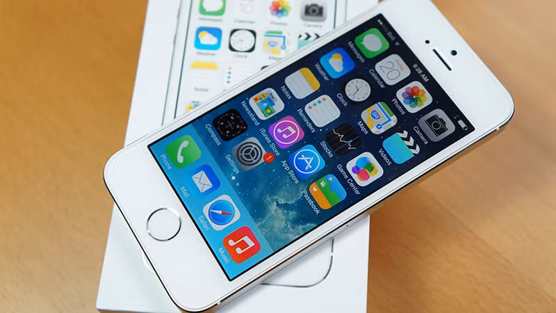 Video 'đập hộp' iPhone SE chính hãng tại Việt Nam