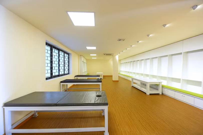 Có 4 phòng thay đồ mới, tất cả bên trong đều rất hiện đại, đảm bảo cho 4 đội tuyển cùng lúc có mặt để chuẩn bị cho 2 trận đấu nối tiếp (ảnh: báo Thanh Niên) Có 4 phòng thay đồ mới, tất cả bên trong đều rất hiện đại, đảm bảo cho 4 đội tuyển cùng lúc có mặt để chuẩn bị cho 2 trận đấu nối tiếp (ảnh: báo Thanh Niên)