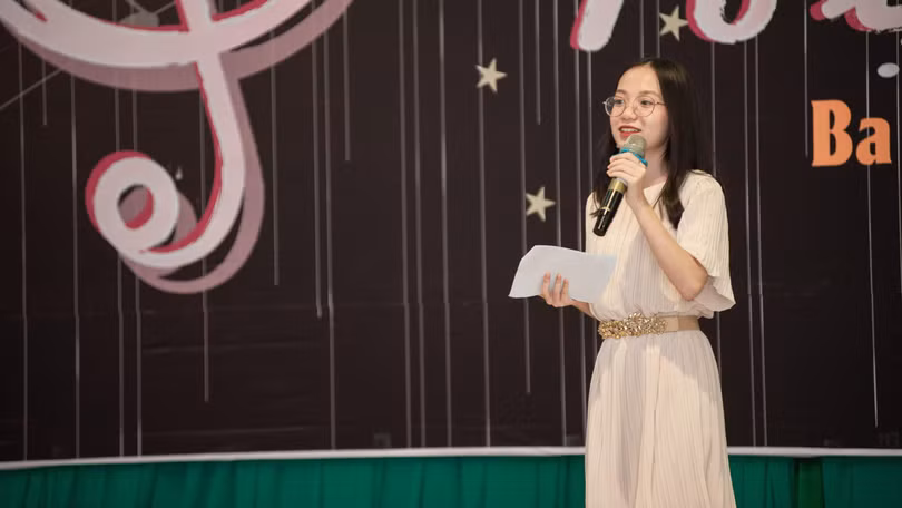 Em Trần Vũ Gia Hân - Học sinh trường THPT Chuyên Xã hội và Nhân văn - một trong những sáng lập viên của dự án.