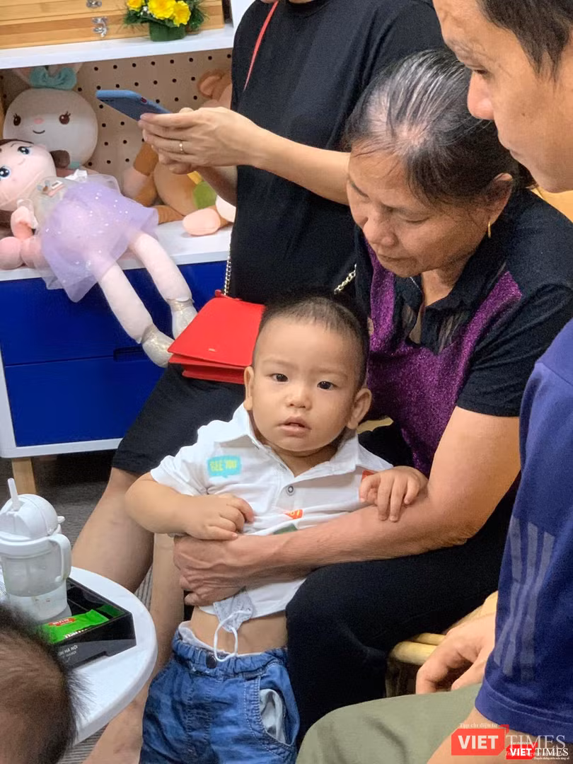 Hạnh phúc của những gia đình tìm được con nhờ thụ tinh trong ống nghiệm miễn phí là động lực lớn với những cặp gia đình hiếm muộn có hoàn cảnh khó khăn. Hạnh phúc của những gia đình tìm được con nhờ thụ tinh trong ống nghiệm miễn phí là động lực lớn với những cặp gia đình hiếm muộn có hoàn cảnh khó khăn.