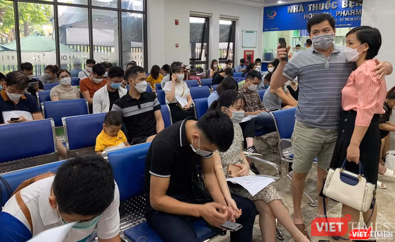 Nhiều cặp vợ chồng đã tìm đến BV Nam học và Hiếm muộn Hà Nội với hy vọng chạm tay tới giấc mơ làm cha, làm mẹ. Nhiều cặp vợ chồng đã tìm đến BV Nam học và Hiếm muộn Hà Nội với hy vọng chạm tay tới giấc mơ làm cha, làm mẹ.