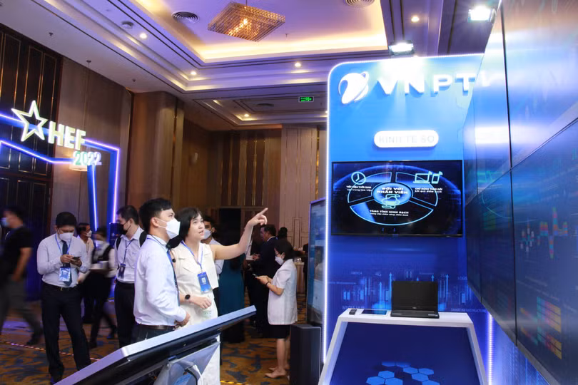 Hệ sinh thái chuyển đổi số khối Chính quyền - giải pháp Trung tâm điều hành Thông minh IOC của VNPT đã có mặt tại hơn 30 địa phương. Hệ sinh thái chuyển đổi số khối Chính quyền - giải pháp Trung tâm điều hành Thông minh IOC của VNPT đã có mặt tại hơn 30 địa phương.