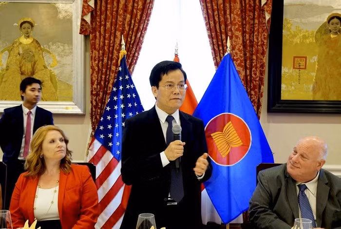 Đại sứ Hà Kim Ngọc: "Trọng tâm của Việt Nam khi nắm chức chủ tịch ASEAN là xây dựng cơ sở hạ tầng’ để tăng cường kết nối, trong đó có việc thực hiện Kế hoạch Hành động Hà Nội cho Đại khu vực Mekong".