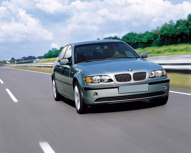 BMW 318i đời 2004 chỉ có giá bằng Ford Mondeo cùng đời, nhưng lại ít được ưa chuộng.