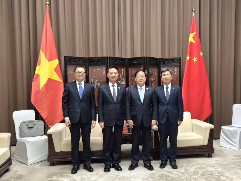 bo-truong-nguyen-manh-hung-gap-bo-truong-trung-quoc-hop-tac-kinh-te-so-chuyen-doi-so-2648.jpg