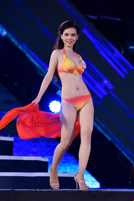 Mãn nhãn màn trình diễn bikini của 18 nhan sắc phía Bắc vào CK HHVN 2016 ảnh 11 Mãn nhãn màn trình diễn bikini của 18 nhan sắc phía Bắc vào CK HHVN 2016 ảnh 11