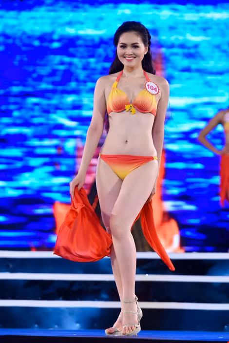 Mãn nhãn màn trình diễn bikini của 18 nhan sắc phía Bắc vào CK HHVN 2016 ảnh 4 Mãn nhãn màn trình diễn bikini của 18 nhan sắc phía Bắc vào CK HHVN 2016 ảnh 4