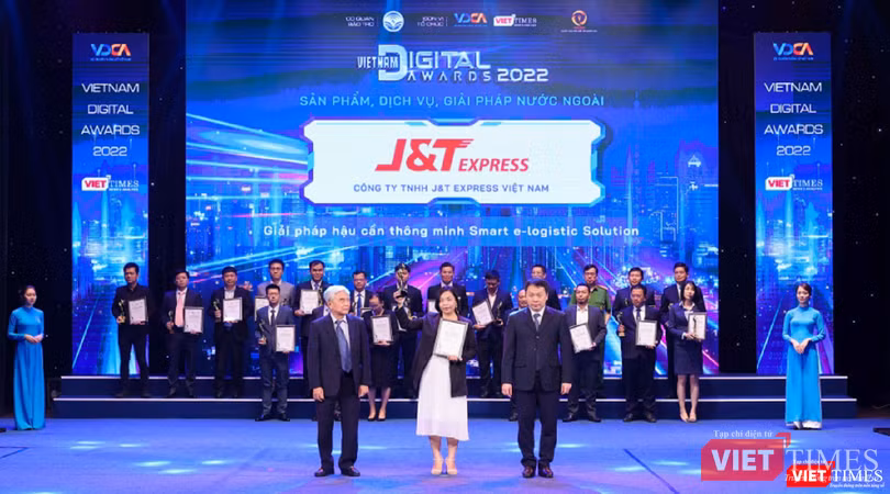 J&amp;T Express ghi danh tại Vietnam Digital Awards 2022