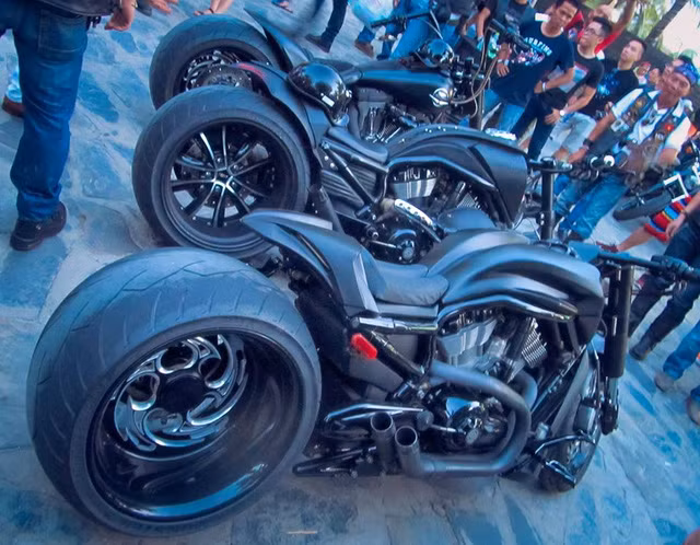 "Á khẩu" với dàn motor siêu khủng tại Vietnam Bike Week ảnh 10 "Á khẩu" với dàn motor siêu khủng tại Vietnam Bike Week ảnh 10