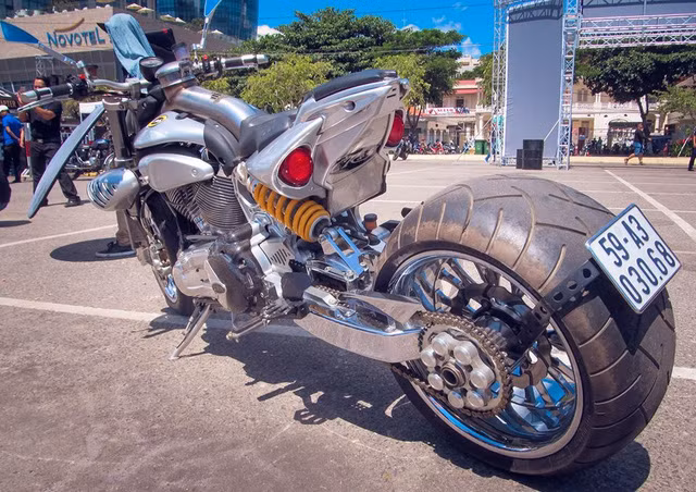 "Á khẩu" với dàn motor siêu khủng tại Vietnam Bike Week ảnh 5 "Á khẩu" với dàn motor siêu khủng tại Vietnam Bike Week ảnh 5