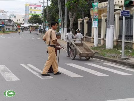 Chùm ảnh đẹp: Chiến sĩ Công an Nhân dân Việt Nam trong lòng dân ảnh 29 Chùm ảnh đẹp: Chiến sĩ Công an Nhân dân Việt Nam trong lòng dân ảnh 29