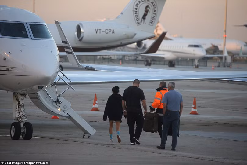 Kim Kardashian bị dí súng vào đầu, cướp 11 triệu USD nữ trang ảnh 7