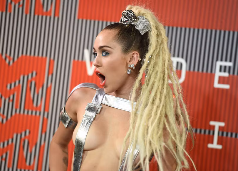Ca sĩ Mỹ Miley Cyrus