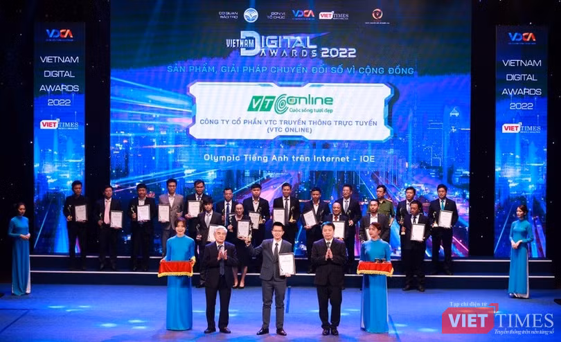 vt_IOE nhận giải VDA.jpg