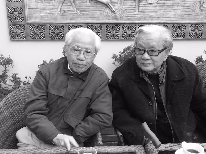 Nhạc sĩ Hồng Đăng (bìa phải) và GS Hồ Ngọc Đại.
