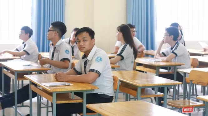 Lượng thí sinh tại các thành phố lớn, vốn có truyền thống hiếu học và đầu tư cho học hành như Hà Nội, TP.HCM, Nghệ An, Thanh Hóa có số lượng thí sinh không đăng ký xét tuyển tăng vọt.
