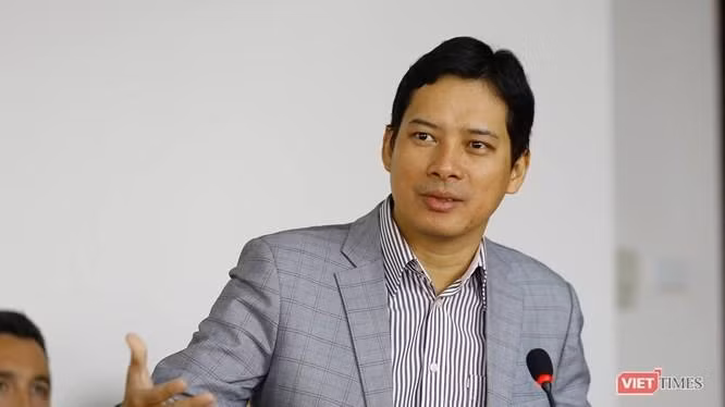 Ông Lê Quang Tự Do cho biết, ngoài đầu mối là Trung tâm xử lý tin giả của Cục Phát thanh Truyền hình và Thông tin điện tử, các doanh nghiệp khi gặp những tin giả, tin đồn cũng có những cách liên hệ trực tiếp luôn với cơ quan chức năng để được hướng dẫn.