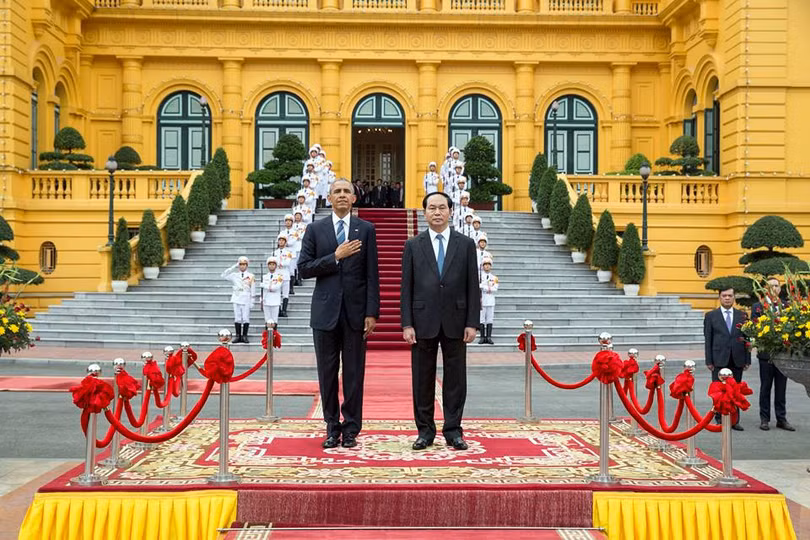 Ảnh Việt Nam đón Obama trang trọng và nồng hậu lên fanpage Nhà Trắng ảnh 1
