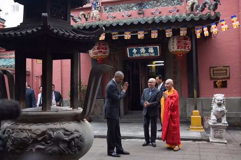 Ảnh Việt Nam đón Obama trang trọng và nồng hậu lên fanpage Nhà Trắng ảnh 9