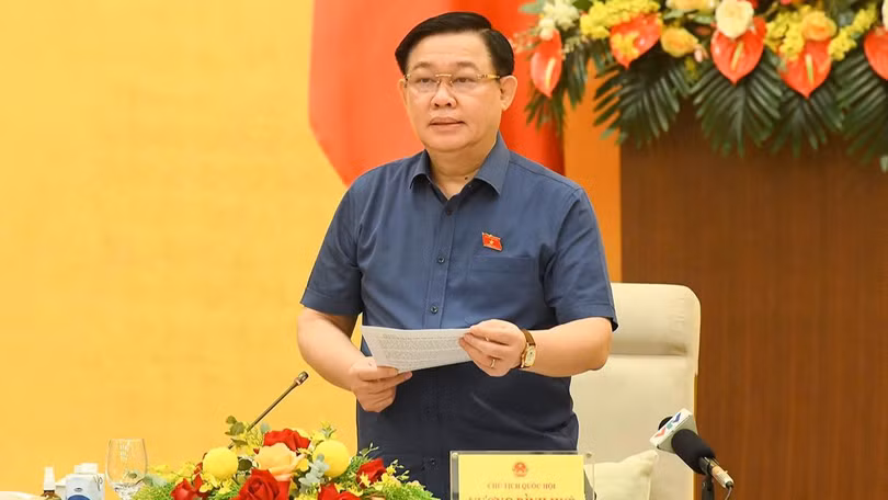 Chủ tịch Quốc hội Vương Đình Huệ phát biểu. 