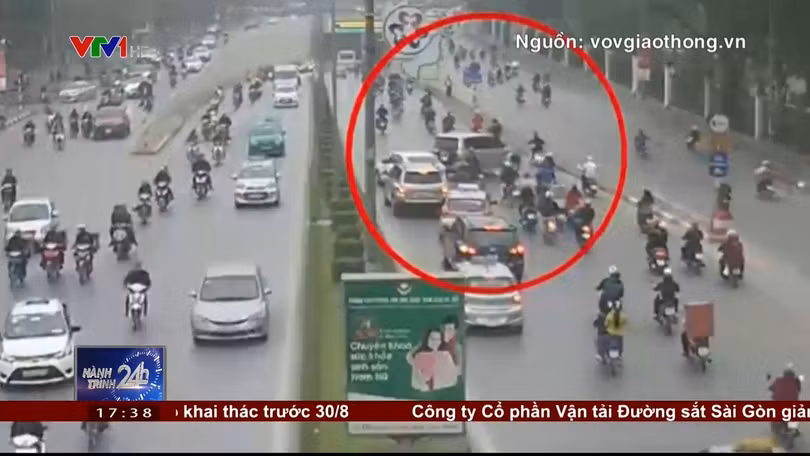 Ô tô ngang ngược băng qua dải phân cách cửa hầm Kim Liên