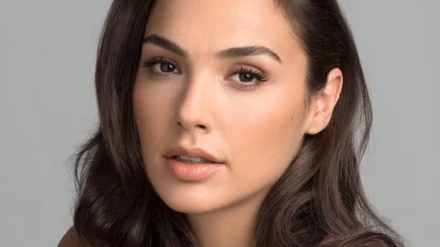 Hoa hậu, người mẫu, diễn viên người Israel Gal Gadot. Ảnh: Elle.