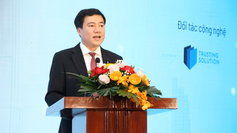 Thứ trưởng Bộ Công Thương Nguyễn Sinh Nhật Tân phát biểu tại hội nghị “Phát triển hợp đồng điện tử tại Việt Nam" Thứ trưởng Bộ Công Thương Nguyễn Sinh Nhật Tân phát biểu tại hội nghị “Phát triển hợp đồng điện tử tại Việt Nam"