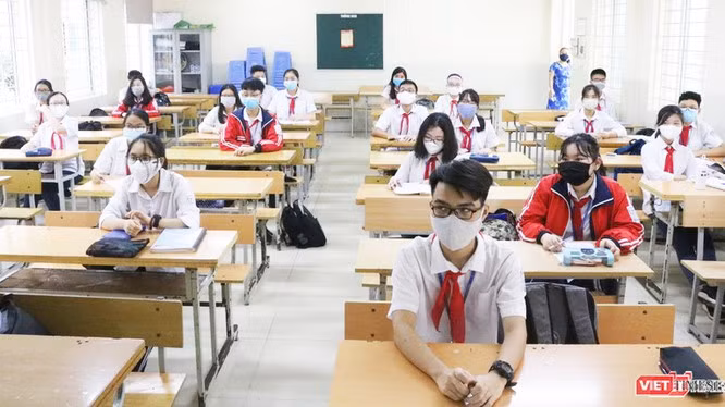 Học sinh tuân thủ các biện pháp phòng dịch COVID-19. Ảnh minh họa.