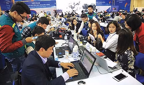 Mô hình kinh tế nào cho báo chí Việt Nam? ảnh 7 Kinh tế báo chí - chọn 'View' hay độc giả?