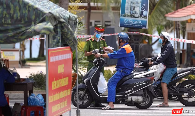 Mạng xã hội xôn xao chuyện Hà Nội bắt đầu thực hiện sống chung với COVID-19 kể từ ngày 15/09/2021, mọi hoạt động sản xuất, kinh doanh.