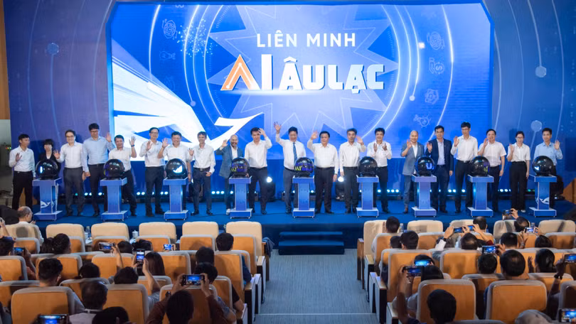 Hơn 20 thành viên đầu tiên của Liên minh AI Âu Lạc tại lễ ra mắt.