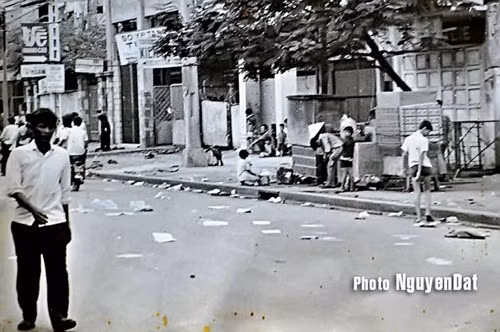 Khoảnh khắc chân thật Sài Gòn ngày Giải phóng ảnh 12 Khoảnh khắc chân thật Sài Gòn ngày Giải phóng ảnh 12