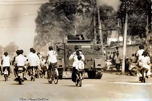 Khoảnh khắc chân thật Sài Gòn ngày Giải phóng ảnh 17 Khoảnh khắc chân thật Sài Gòn ngày Giải phóng ảnh 17