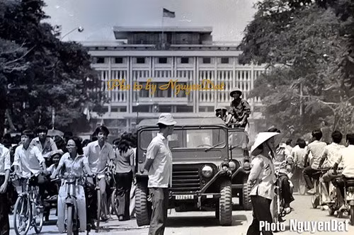 Khoảnh khắc chân thật Sài Gòn ngày Giải phóng ảnh 24 Khoảnh khắc chân thật Sài Gòn ngày Giải phóng ảnh 24