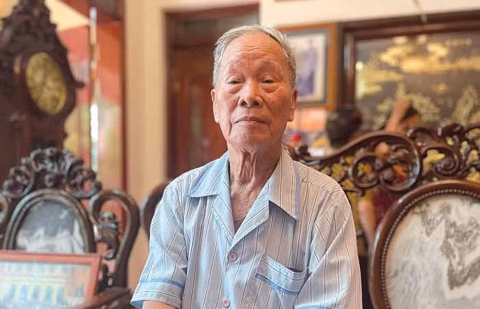 Chuyện Bác Hồ tặng thanh niên giữ cầu bốn câu thơ bất hủ ảnh 2 Chuyện Bác Hồ tặng thanh niên giữ cầu bốn câu thơ bất hủ 2