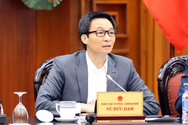 Phó Thủ tướng Vũ Đức Đam cho rằng các bộ, ngành, địa phương còn gặp không ít khó khăn, vướng mắc về cơ chế ứng dụng CNTT, cung cấp dịch vụ công trực tuyến.