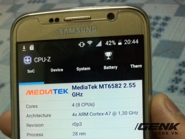 Tham mua Galaxy S6 giá rẻ, nhận ngay smartphone nhái