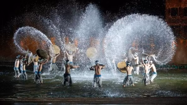 Những buổi lao động hăng sau được sân khấu hóa và trình diễn tại Ký ức Hội An. Những buổi lao động hăng sau được sân khấu hóa và trình diễn tại Ký ức Hội An.