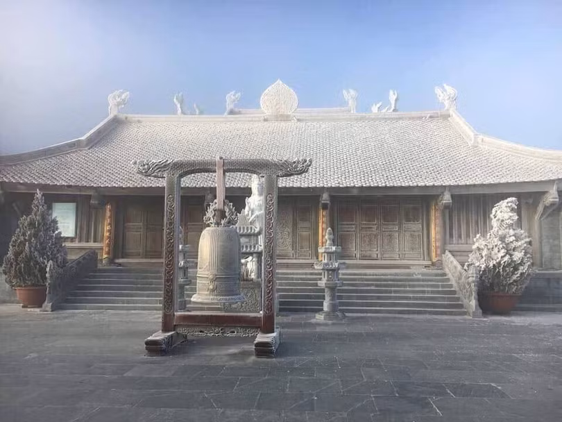 Fansipan huyền ảo băng tuyết trong nắng sớm khiến dân mạng sôi sục ảnh 5