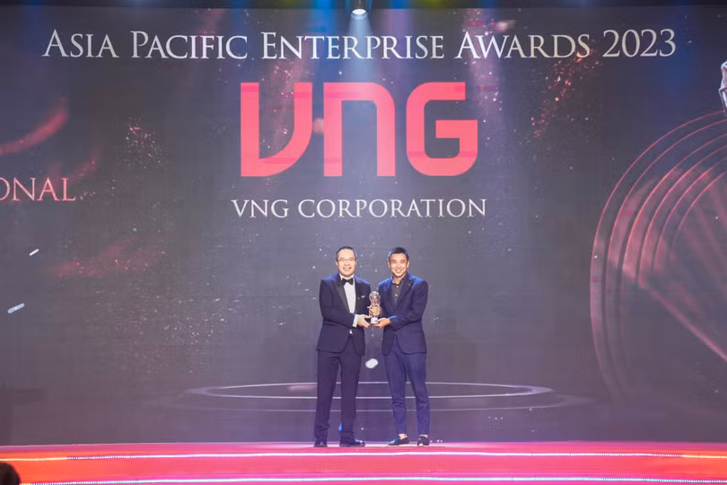 Phó TGĐ VNG - Kelly Wong (bên phải).jpg