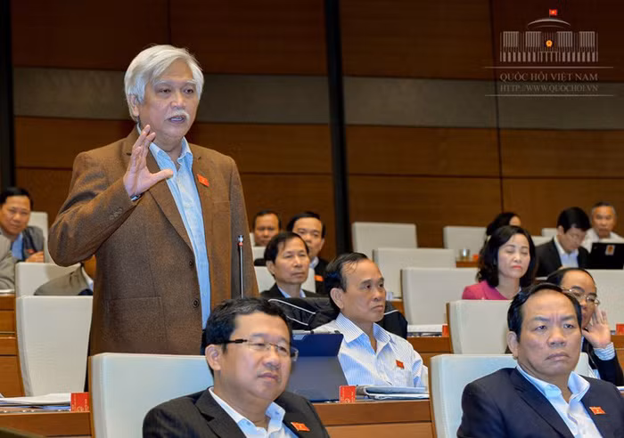 Đại biểu Dương Trung Quốc. Ảnh: Quốc hội Đại biểu Dương Trung Quốc. Ảnh: Quốc hội