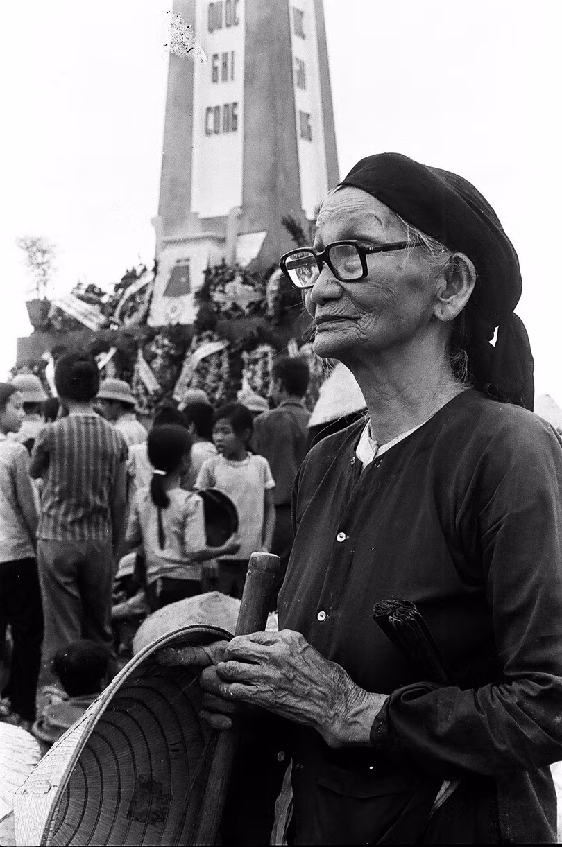 Đợi con Đợi con