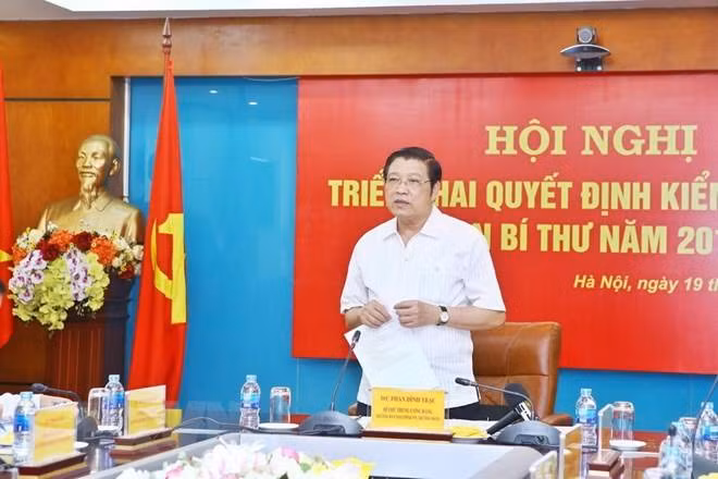 Ông Phan Đình Trạc phát biểu tại buổi kiểm tra (Ảnh: TTXVN)