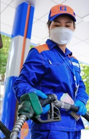 Giá xăng đồng loạt tăng