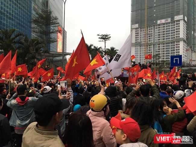 Quốc tế “choáng” với màn chào mừng U-23 Việt Nam vinh quy ảnh 1
