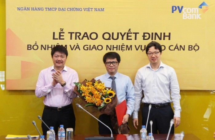 Ông Nguyễn Hoàng Nam (giữa) được bổ nhiệm giữ chức Tổng giám đốc PVcomBank (Ảnh: PVcomBank)