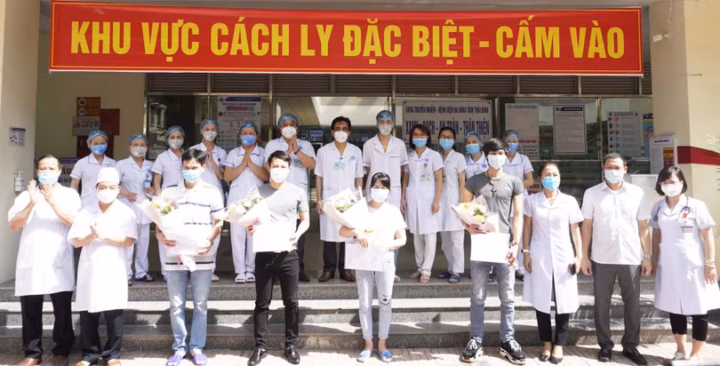 Thêm 4 bệnh nhân mắc COVID-19 được công bố khỏi bệnh. Ảnh: Phạm Hằng 